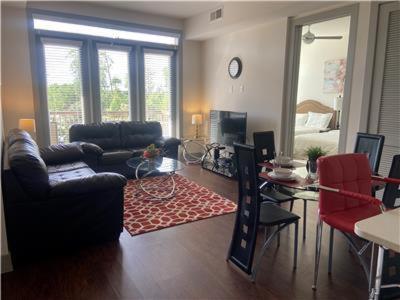 Style In Spring, Tx Apartment *